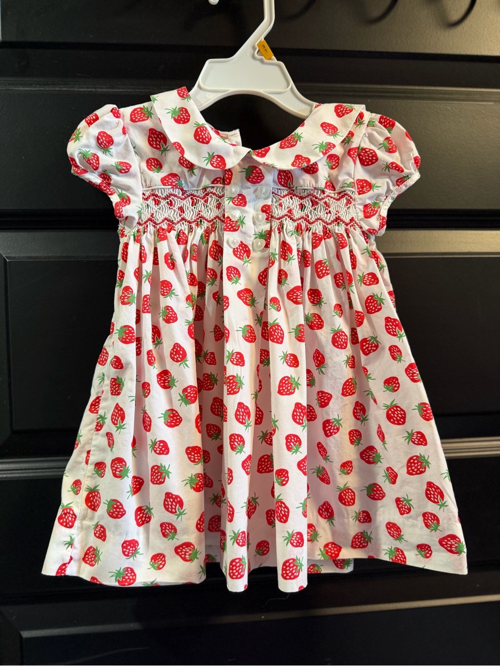 Question everything Girls Strawberry Print Smocked Dress Euc 12-18 mo